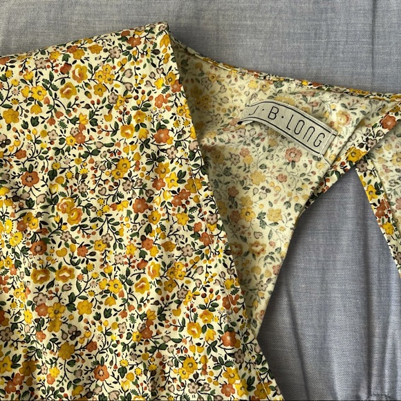 Floral Crop Top! 🌸🌼🌺 - Picture 4 of 5